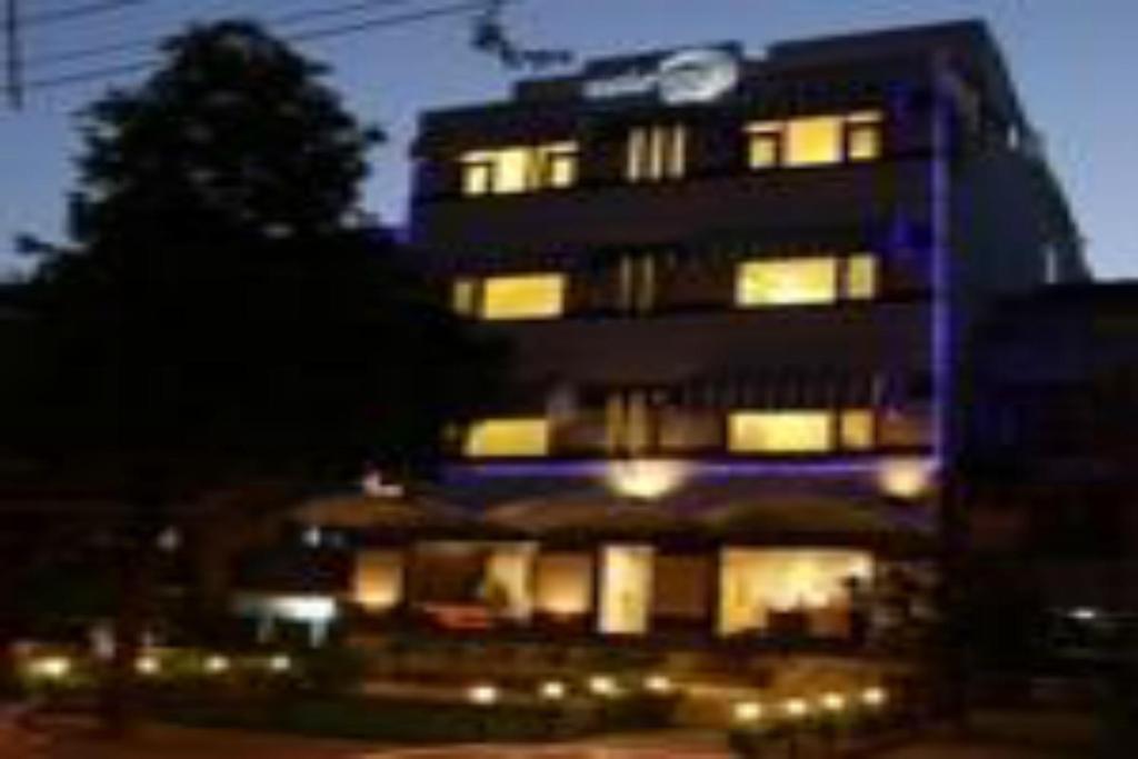 Fabhotel Aashraye New Delhi Exterior photo